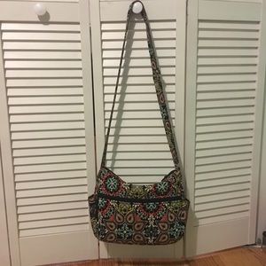 Vera Bradley crossbody in really good condition!!